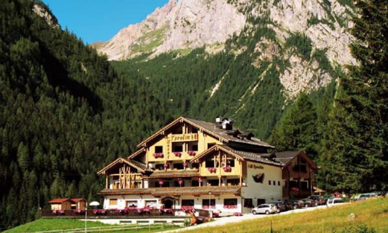 Motorradfahrerfreundliches Hotel Tyrolia in Rocca Pietore